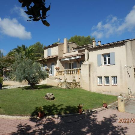 Mas Les Vieux Chenes Bed and Breakfast Lambesc Exteriör bild
