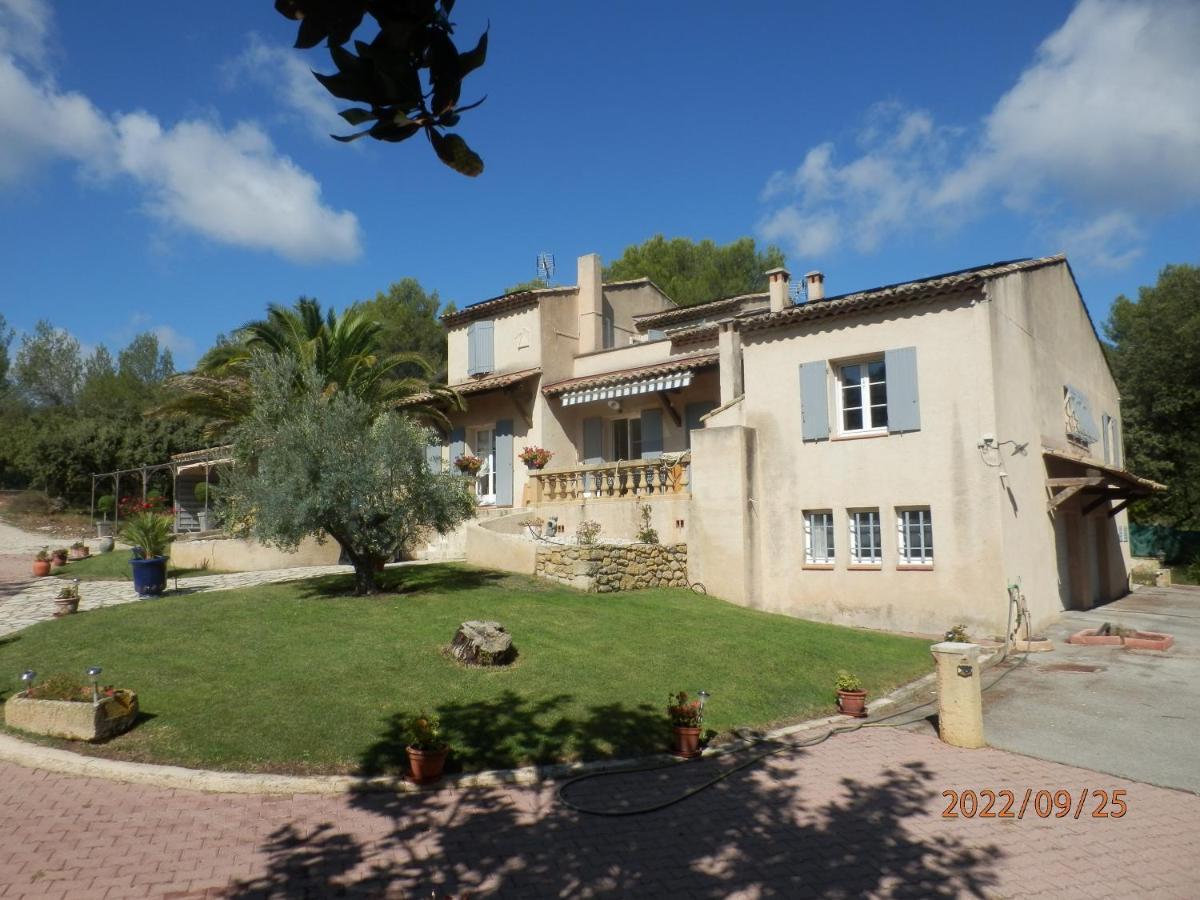 Mas Les Vieux Chenes Bed and Breakfast Lambesc Exteriör bild